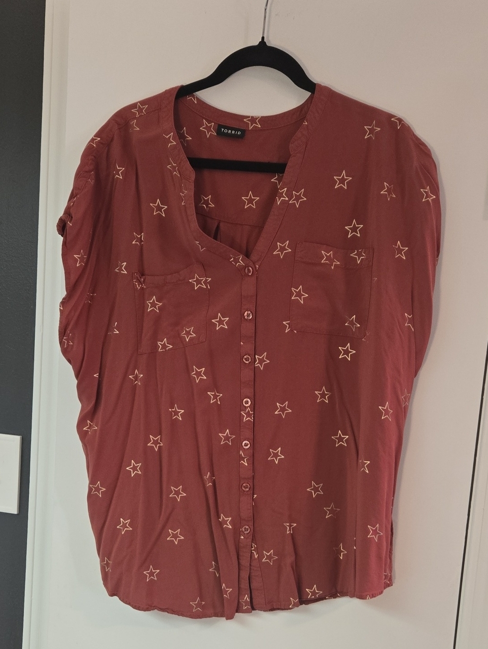 torrid rust-red star print button-down shirt
